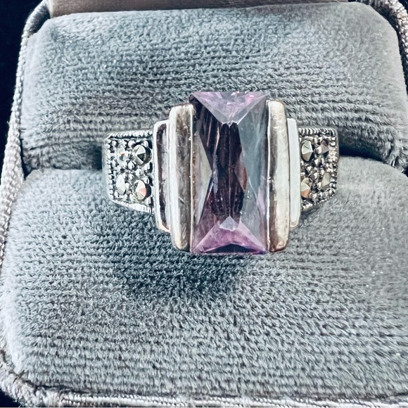 EDCO Radiant Cut Purple Faceted Glass Rhinestone Signet Ring Silver Tone Size 10 - Picture 2 of 12
